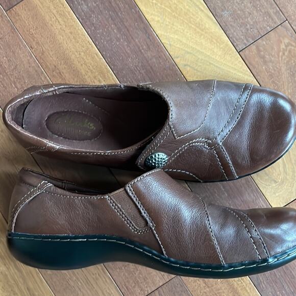 Clarks Leather Bendable Slip On Clogs Brown Size 8 Fall School Mules Comfort - Picture 1 of 7